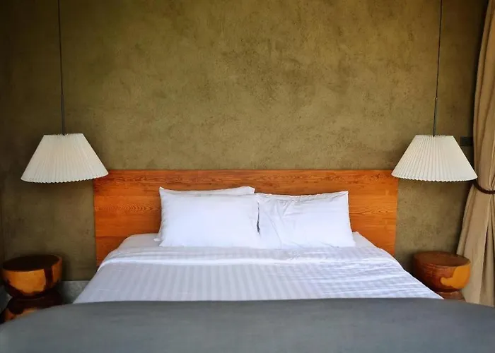 Phingphayla Hotel Photharam